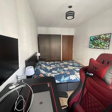 Cozy Apartment With Free Parking Cluj-Napoca Buitenkant foto