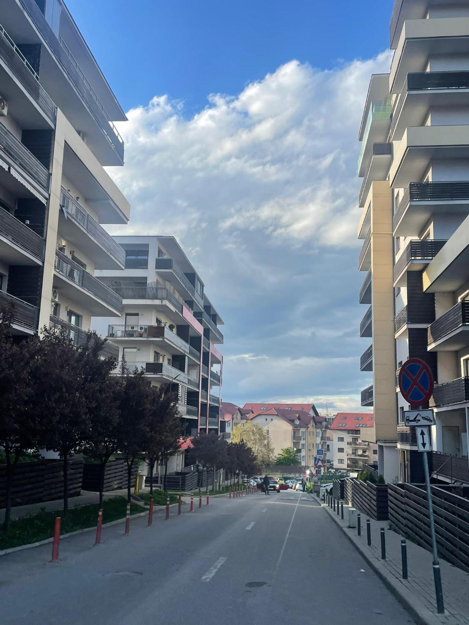 Cozy Apartment With Free Parking Cluj-Napoca Buitenkant foto