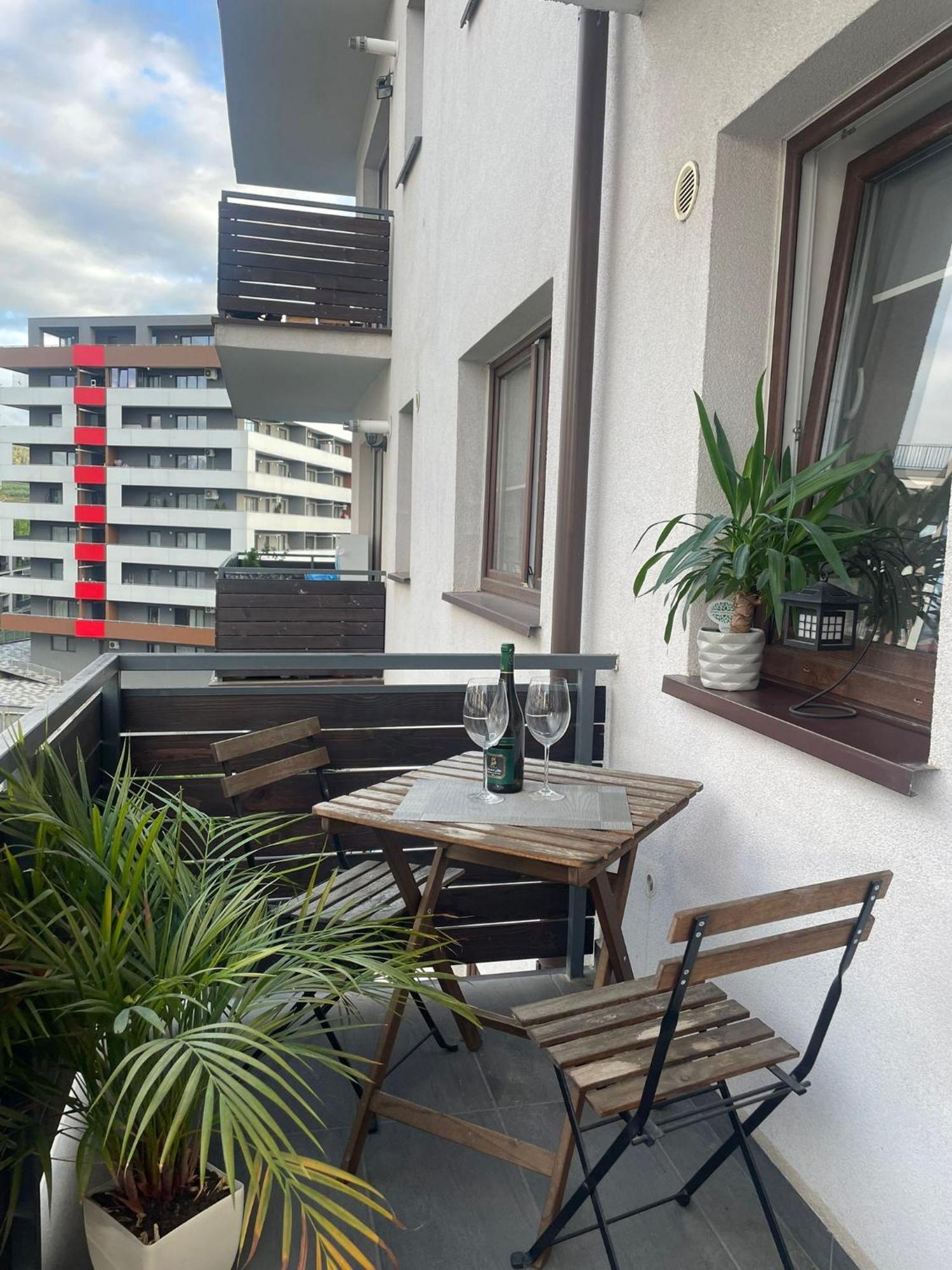 Cozy Apartment With Free Parking Cluj-Napoca Buitenkant foto