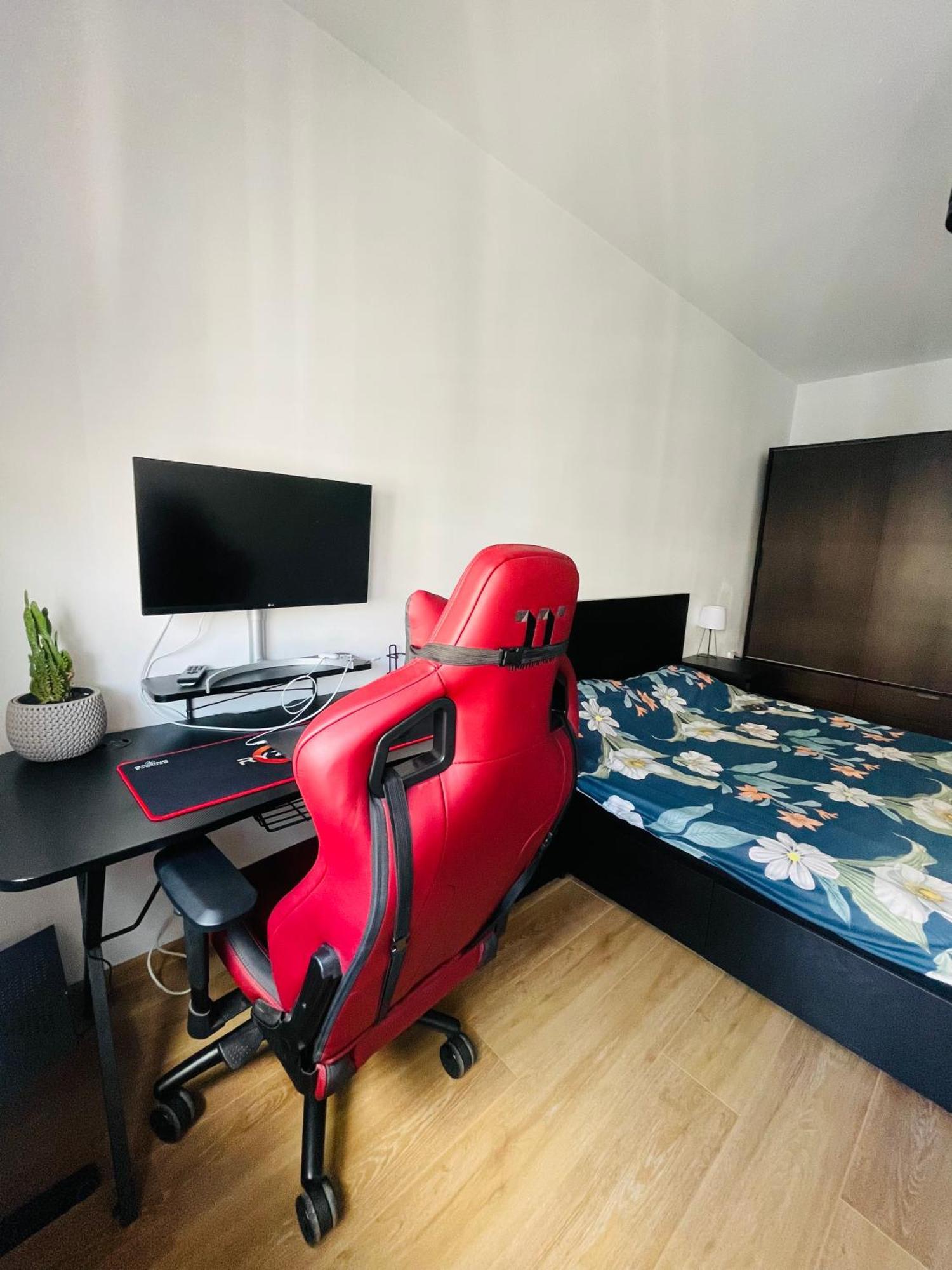 Cozy Apartment With Free Parking Cluj-Napoca Buitenkant foto